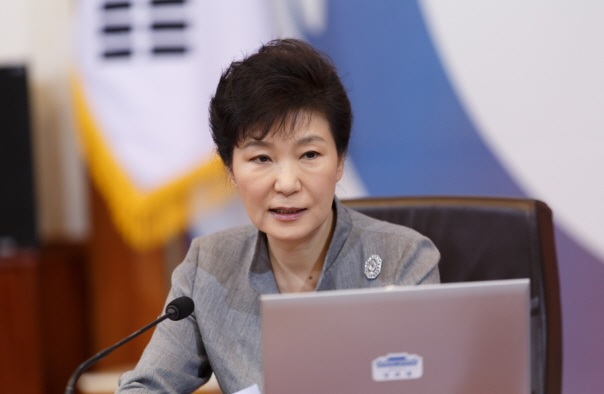 박근혜 대통령이 9일 샤를리 엡도사에 대한 테러사건과 관련, 프랑수아 올랑드 프랑스 대통령에게 위로전을 보냈다.