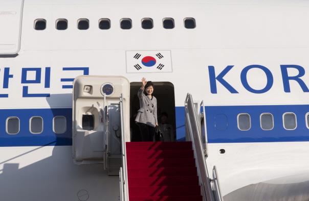 박근혜 대통령은 오는 3월 1일부터 9일까지 쿠웨이트, 사우디아라비아, UAE, 카타르 등 중동 4개국을 방문해 각국과의 협력 방안과 국제 현안에 대해 의견을 나눌 예정이다. 