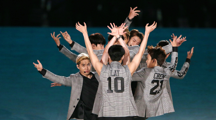 19일 인천아시아드주경기장에서 열린 제17회 인천아시안게임 개회식에는 JYJ, 엑소 등 K팝 가수들이 출연해 아시아 전역에서 모인 관중들을 열광시켰다. 