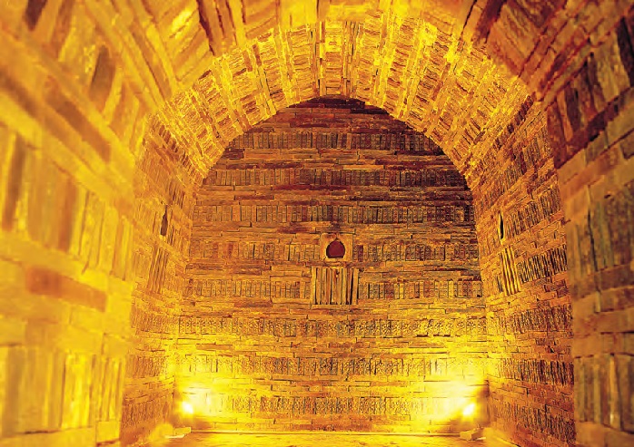 Tumba del Rey Muryeong (Gongju, Chungcheongnam-do). La cámara funeraria de la tumba del Rey Muryeong, 25º soberano de Baekje, y su consorte muestra la influencia de las dinastías del sur de China.