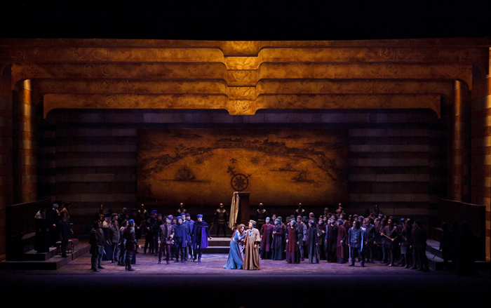 국립오페라단이 선보이는 오페라 ‘로미오와 줄리엣’(위)과 ‘오텔로’(아래)의 한 장면 (사진: 국립오페라단) 