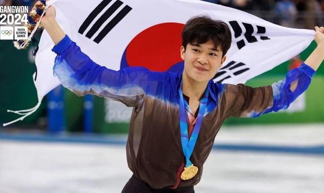Gangwon 2024: Kim Hyungyeom gana la primera medalla de oro para Corea en patinaje artístico individual masculino
