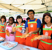 Elaboración de kimchi en la Aldea Hanok de Namsan