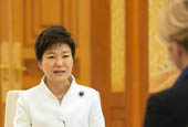 La presidenta Park previene contra un posible 'Chernobyl' norcoreano