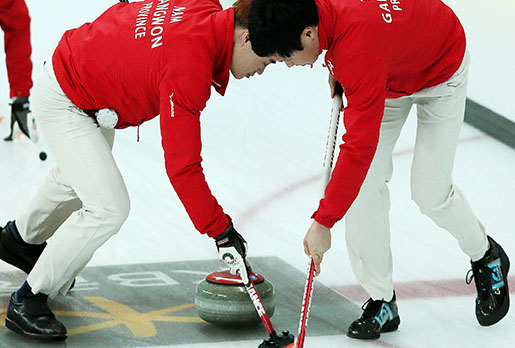 El equipo varonil coreano de curling, rumbo a los Juegos Olímpicos