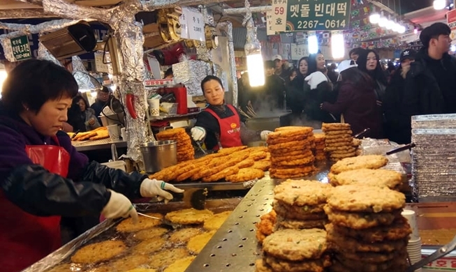 Una comida en el Mercado de Gwangjang