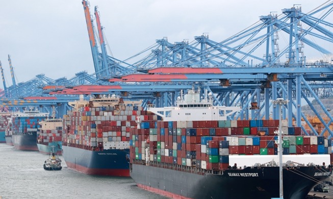 Exportaciones aumentan un 34,9% el mes pasado, registrando cifra récord