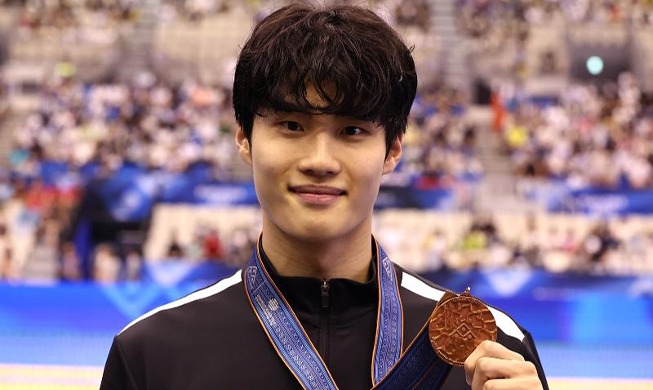 Hwang Sun-woo gana el bronce en la final de los 200 metros estilo libre en el Campeonato Mundial de Natación