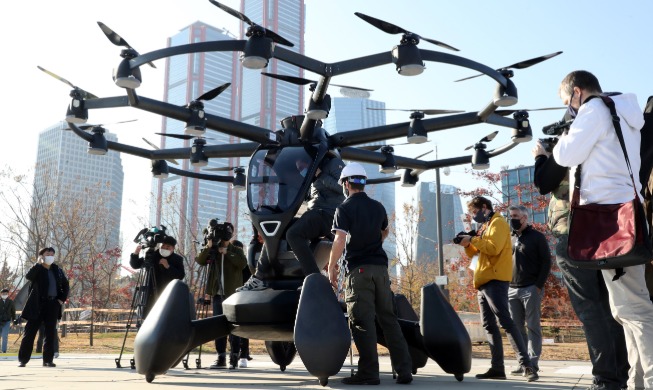 Un 'taxi-dron' despega en Seúl por primera vez