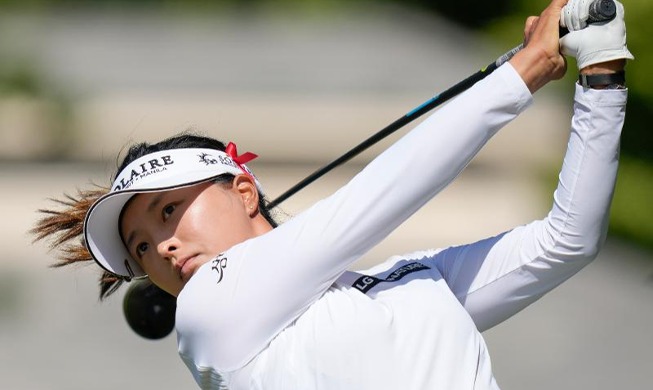 Ko Jin-young recupera el 1er puesto en el golf profesional femenino