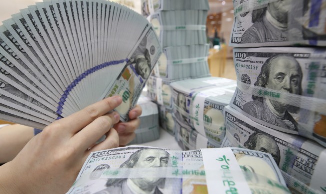 Se emiten bonos por 1450 millones de dólares para la estabilización de divisas