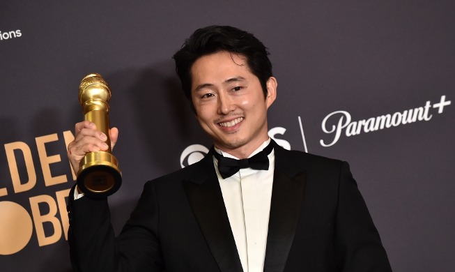 Steven Yeun se convierte en el primer coreano-estadounidense en ganar el premio al mejor actor en los Globos de Oro