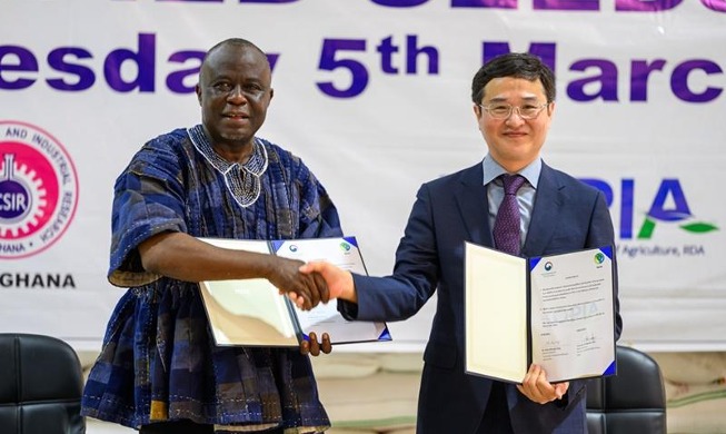Corea presenta los primeros frutos del proyecto africano de producción de semillas de arroz