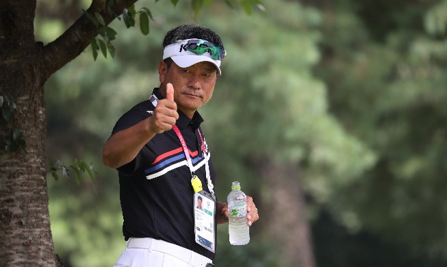 El veterano golfista K.J. Choi se convierte en el primer coreano en ganar el PGA Tour Champions