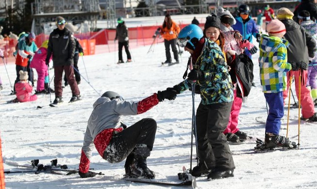 El turismo de esquí se reanuda con la llegada de grupos turísticos de Taiwán y Hong Kong