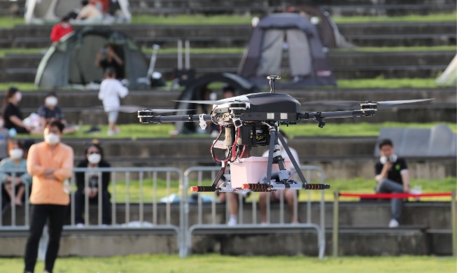 Se lleva a cabo demostración de drones que permiten entregas de comida