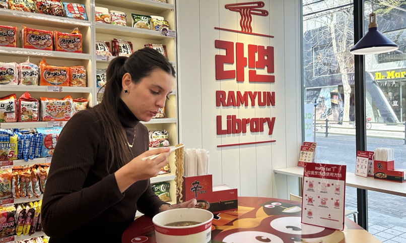 La Biblioteca de Ramyun en Seúl: un destino imperdible para los amantes de la comida