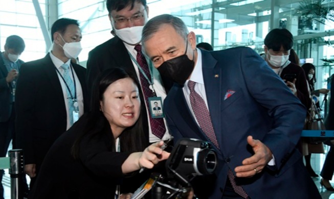 Embajador estadounidense, “el proceso de inspección del aeropuerto de Corea es ejemplar”