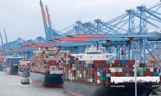 Exportaciones baten récord y alcanzan 60.000 millones de dólares en noviembre