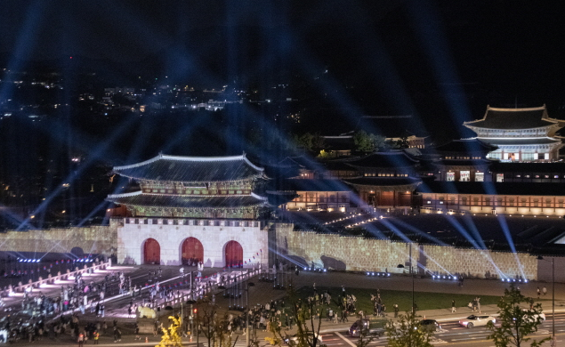 Se inaugura en Seúl un escenario real restaurado después de 100 años