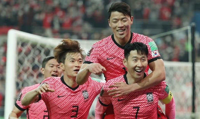 Corea del Sur derrota a Irán por primera vez en 11 años en estadio lleno