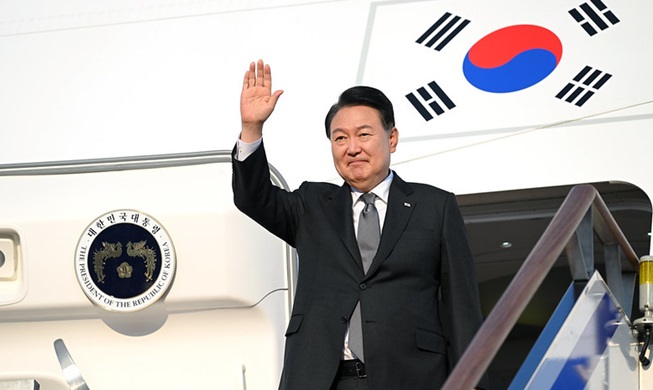 La oficina presidencial surcoreana afirma que la cumbre trilateral marcará un hito en la historia
