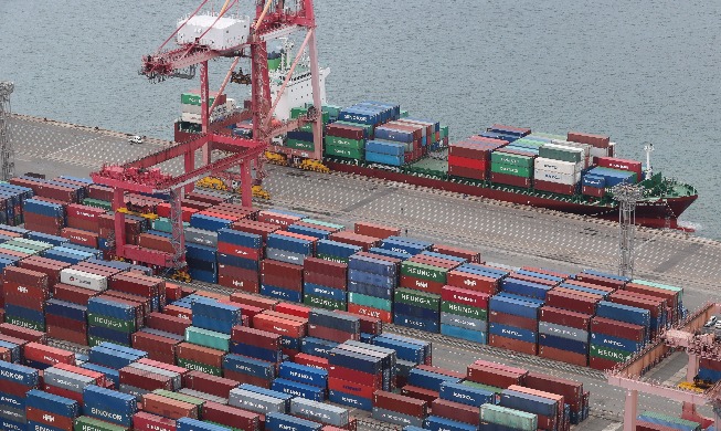 Exportaciones aumentan 45,6% en mayo, mayor aumento interanual en 32 años