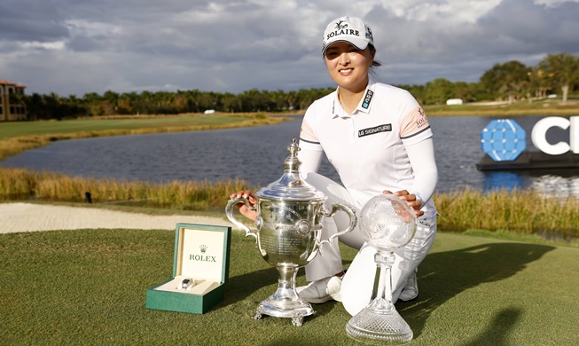 Golfista surcoreana Ko Jin-young gana el premio a la mejor jugadora de la LPGA
