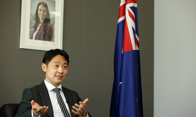 Entrevista con diplomático neozelandés: N.Z y Corea son ejemplos a seguir en la lucha contra el COVID-19