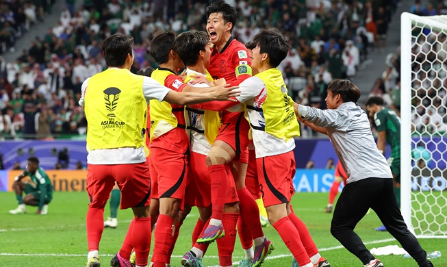 Corea vence a Arabia Saudita por penaltis y llega a los cuartos de final en la Copa Asiática