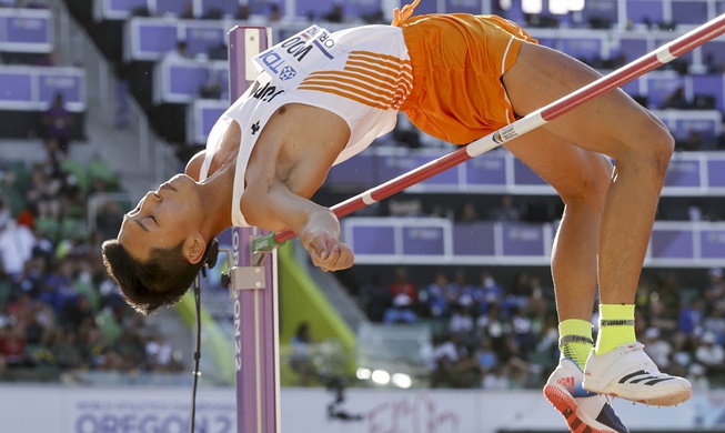 Woo Sang-hyeok gana la primera plata de la nación en salto de altura en campeonatos mundiales