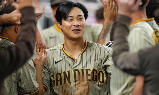 Kim Ha-seong se convierte en el primer beisbolista surcoreano en ganar un Guante de Oro