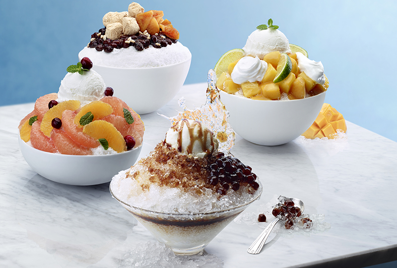 ‘Bingsu’, uno de los postres representativos del verano coreano, se caracteriza por sus diversas guarniciones. La foto es el nuevo menú de bingsu de este año de una cadena de cafetería coreana, Café Droptop. | Café Droptop