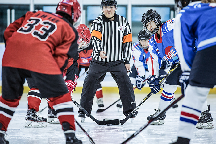  „Take Off 2“ basiert auf der wahren
Geschichte der koreanischen Eishockey-Nationalmannschaft der Frauen.

