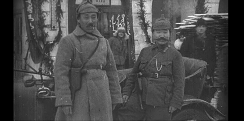 El general Hong Beom-do (izquierda) y el general Choi Jin-dong asisten en enero de 1922 a la Conferencia inaugural de representantes de los partidos comunistas y las organizaciones revolucionarias nacionales de los países del Lejano Oriente en Moscú.