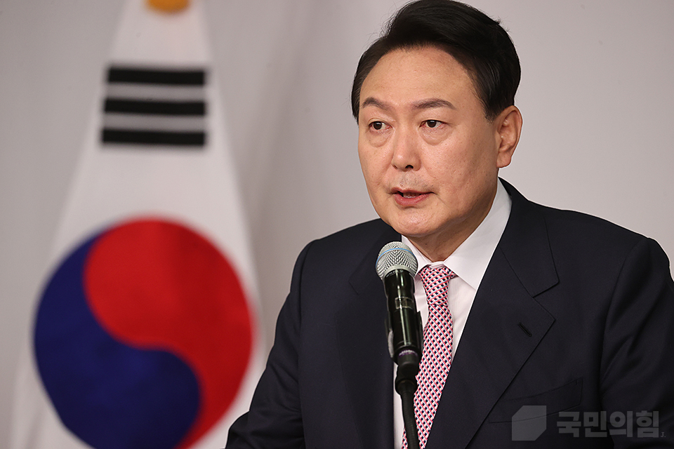 Presidente electo Yoon felicitado por líderes mundiales por su victoria electoral : Korea.net : Sitio web oficial de la República de Corea