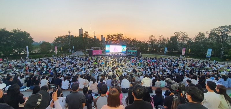 Se llevará a cabo una actuación especial para celebrar la apertura de 'Seoul Festa 2022' del 12 al 13 en la isla Nodeulseom, parte del Parque del Río Hangang de Yongsan, Seúl.