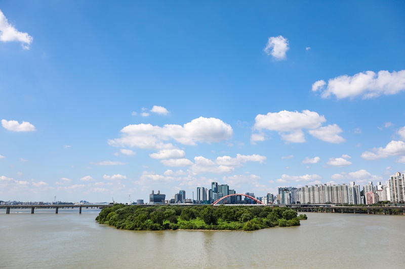 La isla Bamseom en el medio del río Hangang en Seúl es una parada en el sendero Seogangnaru-gil, uno de los 13 programas del recorrido histórico de Hangang. 