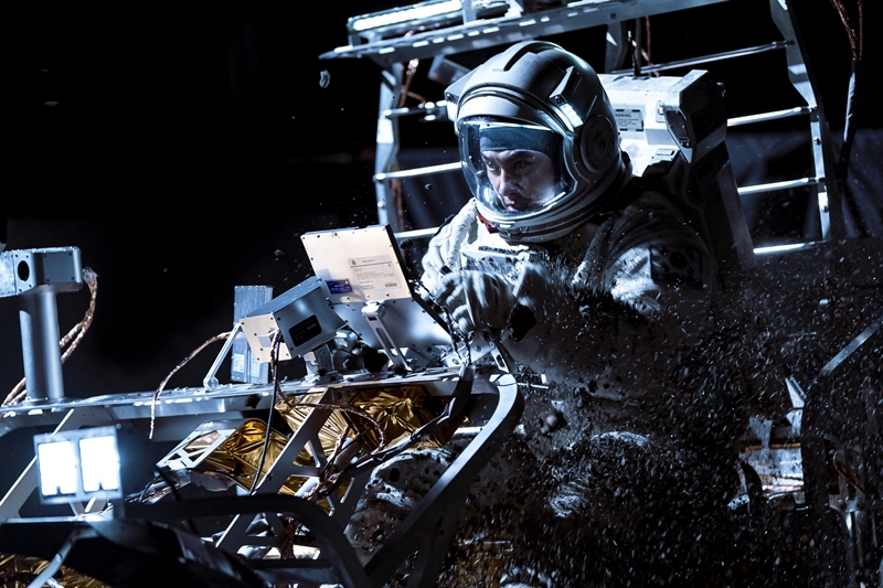 La foto muestra una de las escenas de la película 'The Moon' | CJ ENM