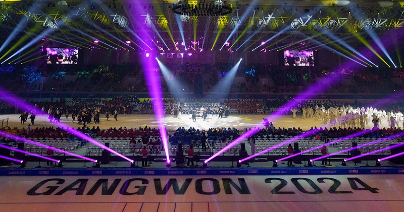 La foto, tomada el 19 de enero, muestra la ceremonia de inauguración de los Juegos Olímpicos de la Juventud de Invierno de Gangwon 2024 en el Óvalo de Gangneung, en la ciudad de Gangnueng, provincia de Gangwon-do. | Servicio de Información Olímpica y Comité Olímpico Internacional 