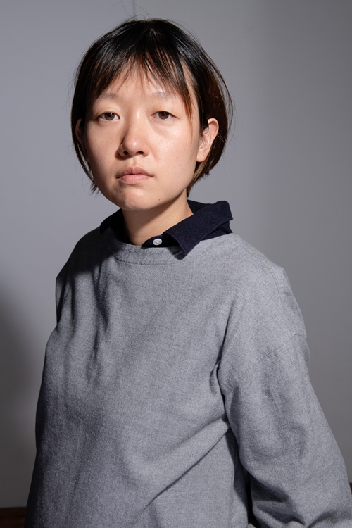 La foto muestra a Celine Song, directora de la película nominada a los Óscar 'Vidas pasadas'.