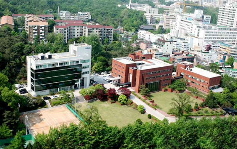 La foto muestra una panorámica del Seoul Bio Hub, un centro de apoyo para las empresas emergentes del sector de biosalud, ubicado en el distrito de Dongdaemun-gu, en la ciudad capitalina. | Gobierno Metropolitano de Seúl