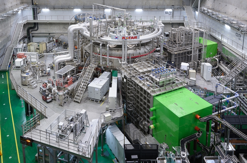 La foto muestra el dispositivo coreano de investigación de fusión superconductora 'KSTAR' fabricado por el Instituto de Investigación de Energía de Fusión de Corea (KFE, por sus siglas en inglés) en Yuseong-gu, Daejeon. | KFE