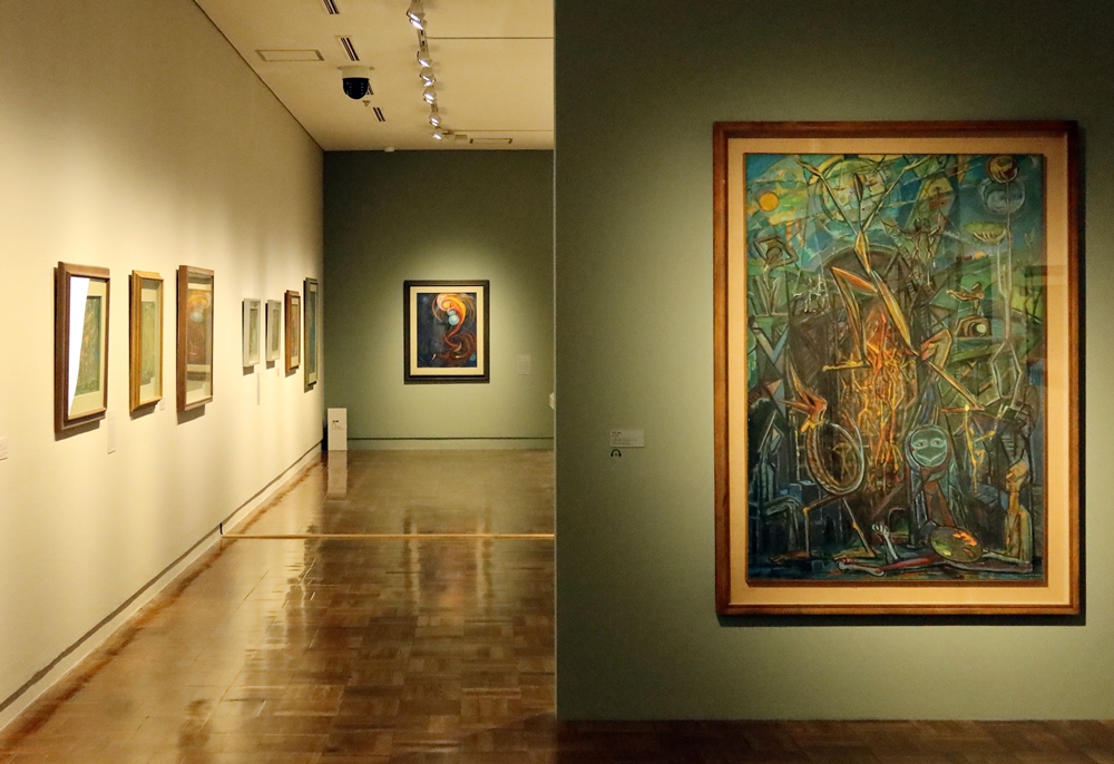 Se muestra la sección dedicada al pintor Kim Ukkyu en la exposición 'Surrealismo y arte moderno coreano' | Charles Audouin