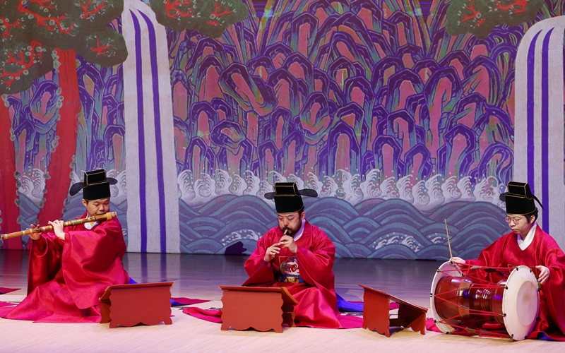 La foto muestra una actuación de la serie mensual de conciertos ‘Dadam’, celebrada el 30 de abril en el Umyeondang del Centro Nacional de Gugak, ubicado en el distrito de Seocho-gu, Seúl. | Lee Jeong Woo