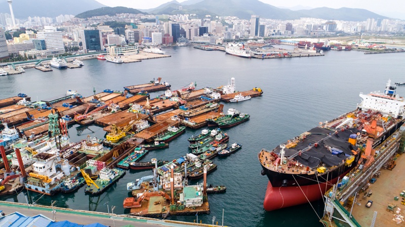 Se muestra el puerto de Busan. | Iclickart (La reproducción y redistribución no autorizada de la foto de arriba está estrictamente prohibida por las leyes y regulaciones de derechos de autor.)
