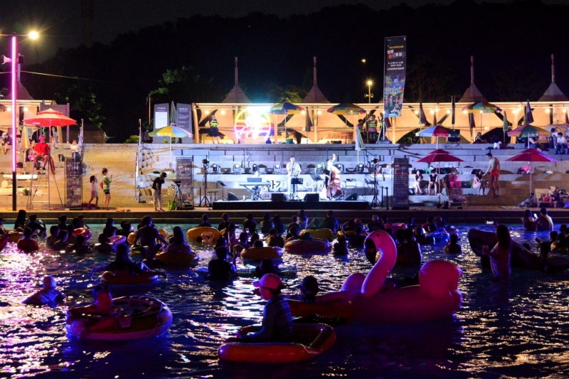 La edición de verano del Festival del Río Hangang, que se celebrará del 26 de julio al 24 de agosto junto al río, revitalizará a los seulenses cansados del calor abrasador. Se muestra una escena del evento 