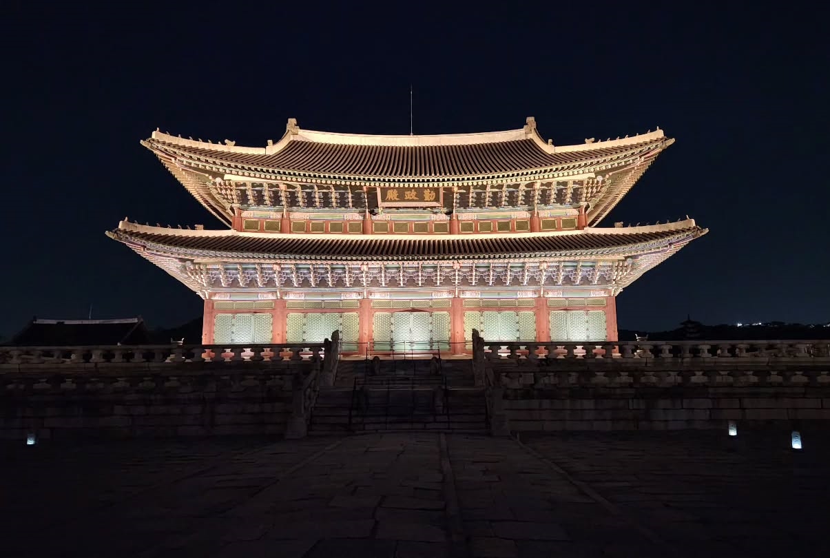 Se muestra la vista del palacio Gyeongbokgung, donde se celebrará el festival conmemorativo del 80º aniversario de la liberación nacional el 14 de agosto. | Cuenta oficial del Centro de Palacios y Tumbas Reales del Servicio de Patrimonio de Corea en Instagram램