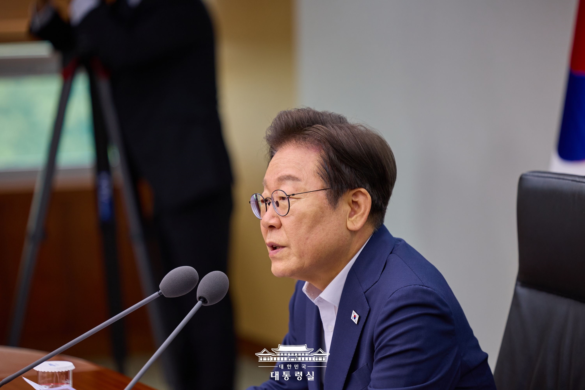 El presidente Lee Jae Myung habla durante la tercera reunión del grupo de trabajo de emergencia para la inspección económica el 30 de julio en la oficina presidencial en Seúl. | Oficina presidencial