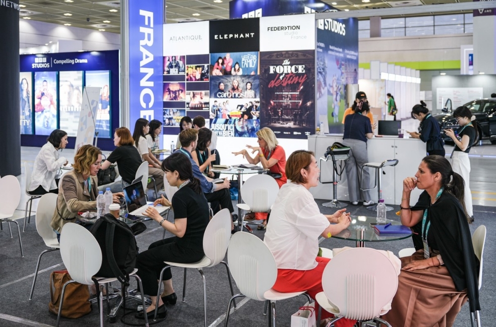 La foto muestra la edición 2024 de BroadCast WorldWide, el mayor evento internacional de marketing de contenidos de video y radiodifusión de Asia, realizada en agosto del año pasado en el centro de convenciones COEX, en el distrito capitalino de Gangnam-gu. 
